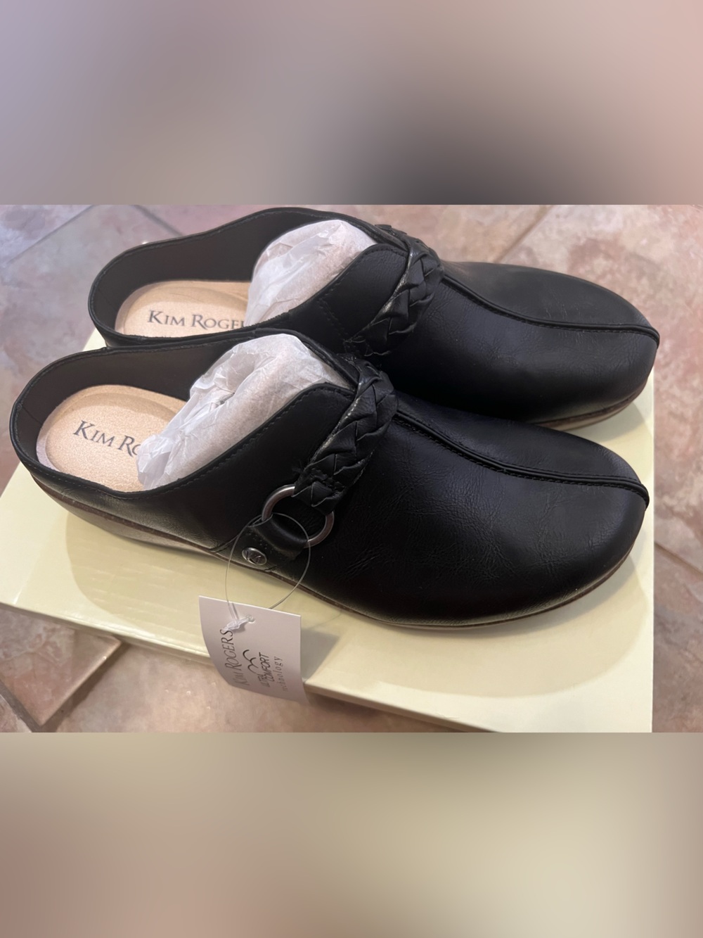 Women’s Black Ultra Comfort Clogs - 8